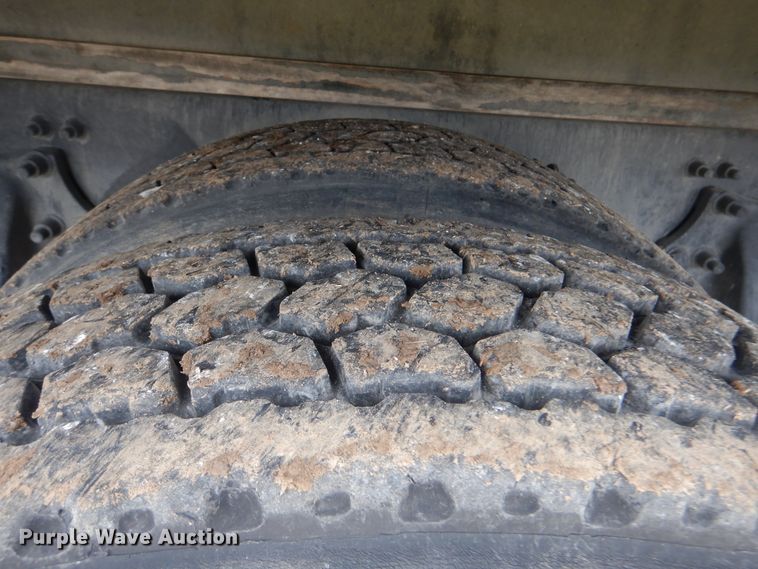 image for item HX9007 2010 Freightliner Business Class M2  flatbed truck