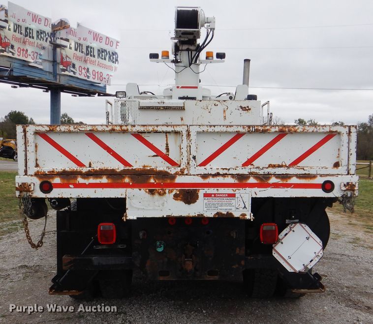 image for item HX9010 2007 International 7600  crane truck