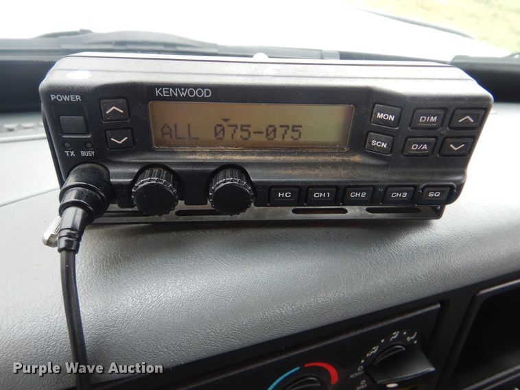 image for item HX9010 2007 International 7600  crane truck