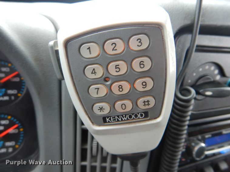 image for item HX9010 2007 International 7600  crane truck