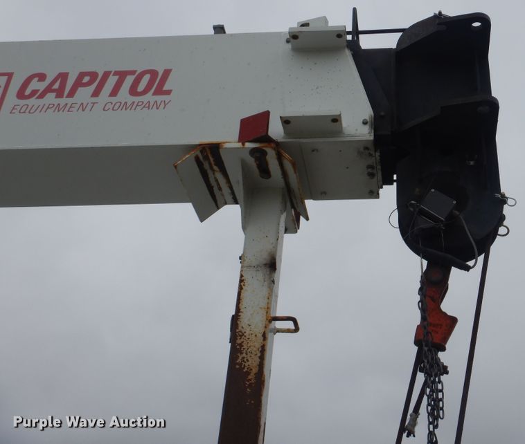 image for item HX9010 2007 International 7600  crane truck