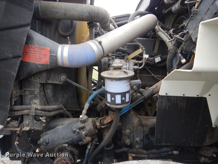 image for item HX9010 2007 International 7600  crane truck