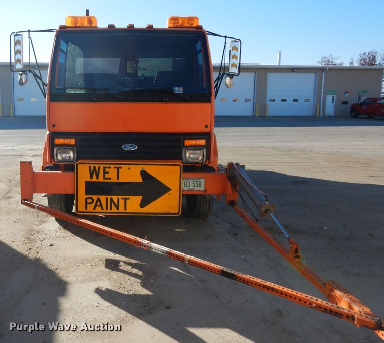 image for item DF6727 1992 Ford Cargo 7000  paint striper truck