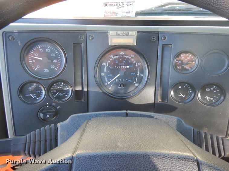 image for item DF6727 1992 Ford Cargo 7000  paint striper truck