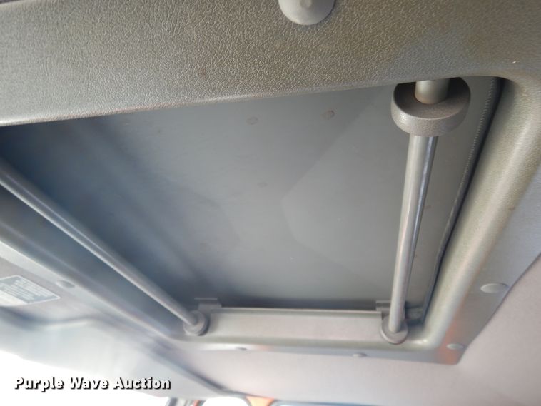 image for item DF6727 1992 Ford Cargo 7000  paint striper truck