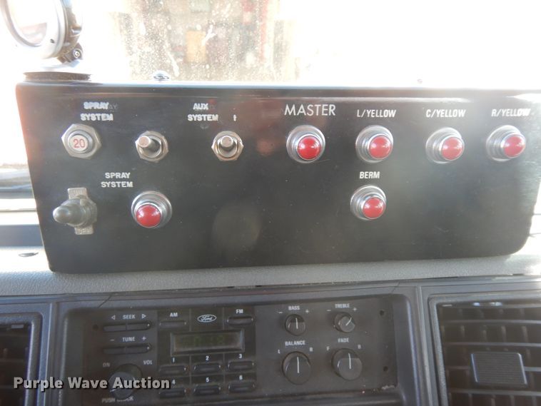 image for item DF6727 1992 Ford Cargo 7000  paint striper truck