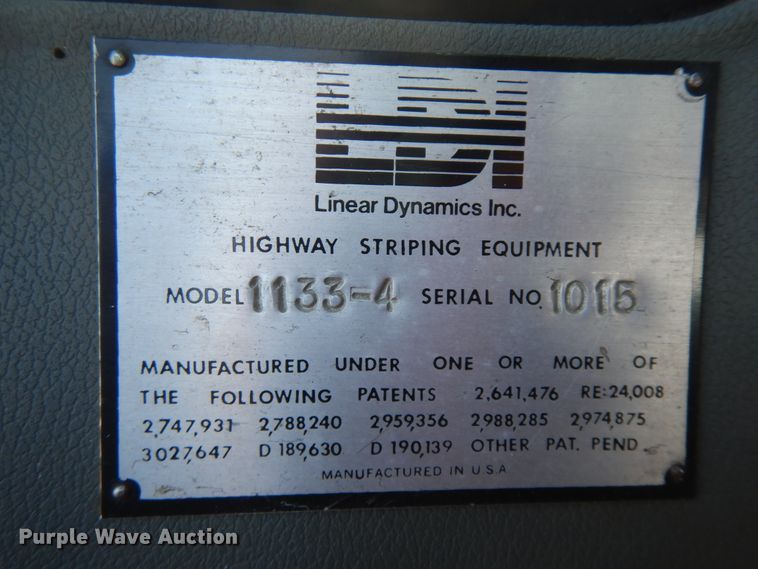 image for item DF6727 1992 Ford Cargo 7000  paint striper truck