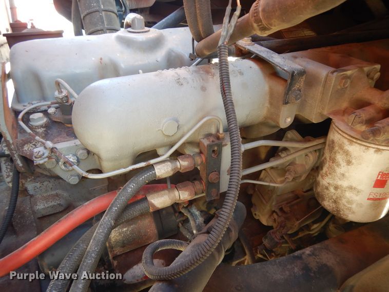 image for item DF6727 1992 Ford Cargo 7000  paint striper truck