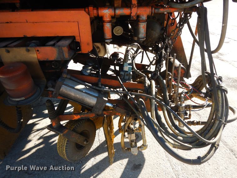 image for item DF6727 1992 Ford Cargo 7000  paint striper truck