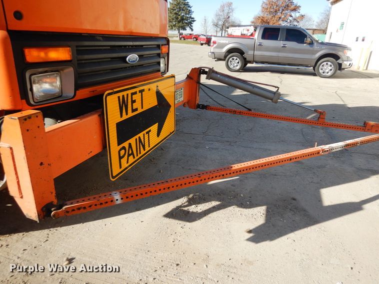 image for item DF6727 1992 Ford Cargo 7000  paint striper truck