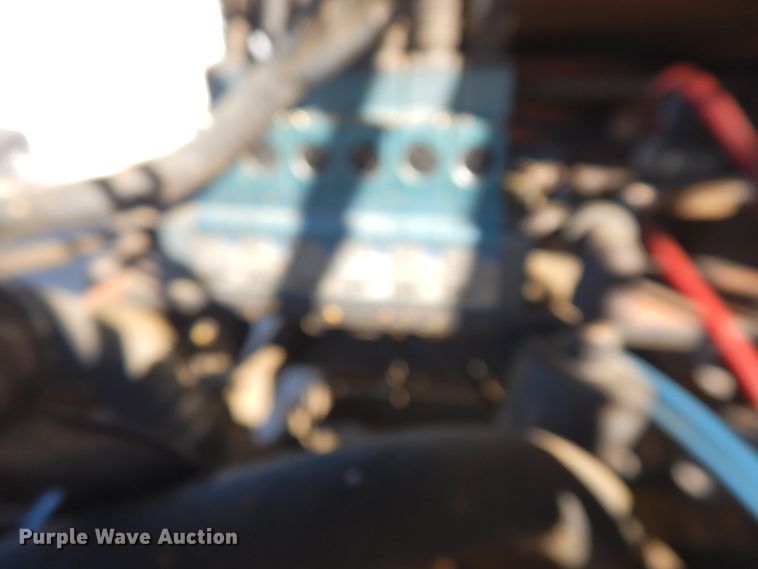 image for item DF6727 1992 Ford Cargo 7000  paint striper truck