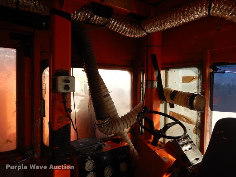 image for item DF6727 1992 Ford Cargo 7000  paint striper truck