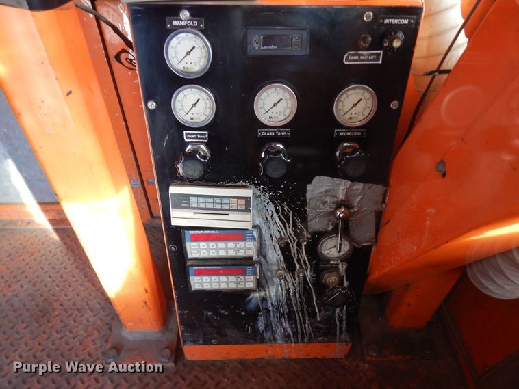 image for item DF6727 1992 Ford Cargo 7000  paint striper truck