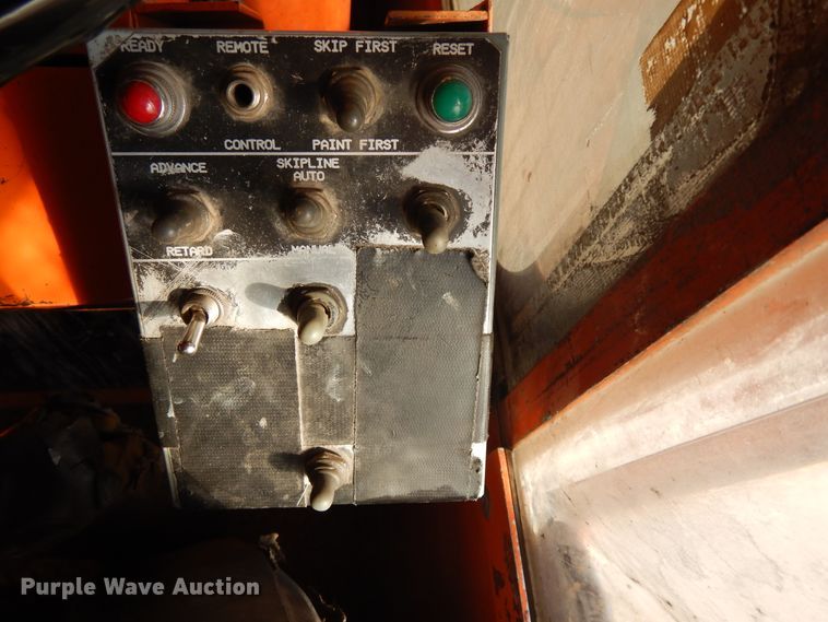 image for item DF6727 1992 Ford Cargo 7000  paint striper truck