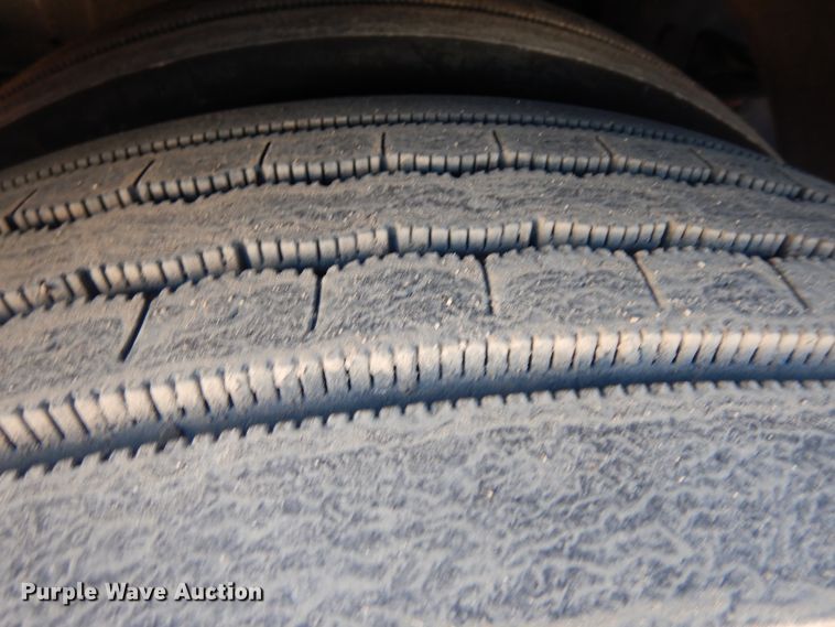 image for item DF6727 1992 Ford Cargo 7000  paint striper truck