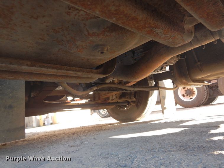 image for item DF6727 1992 Ford Cargo 7000  paint striper truck