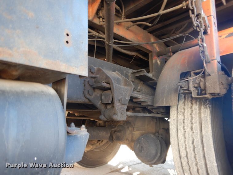 image for item DF6727 1992 Ford Cargo 7000  paint striper truck