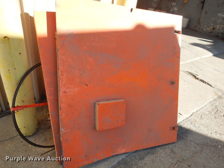 image for item DF6727 1992 Ford Cargo 7000  paint striper truck