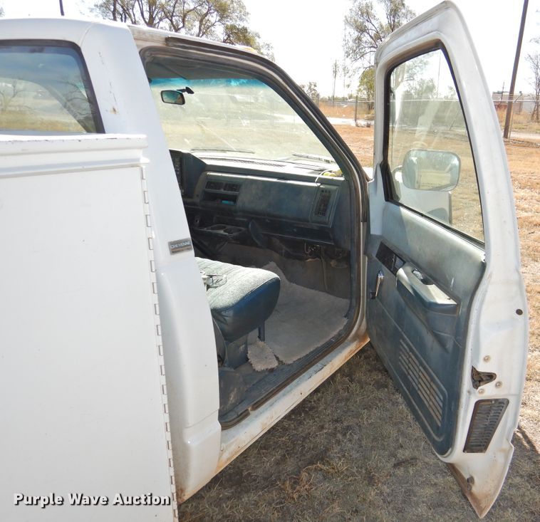 image for item DG1478 1994 Chevrolet 2500  utility bed pickup truck