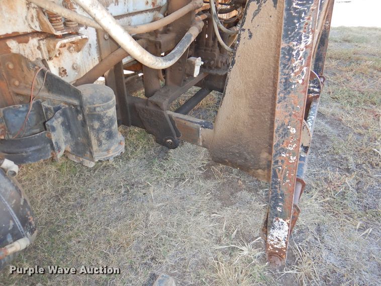 image for item DG1483 1990 International 4900  refuse truck