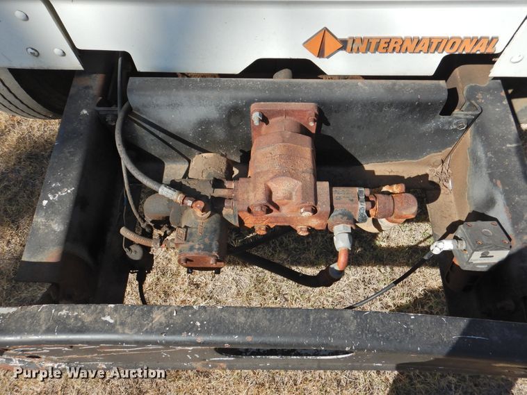 image for item DG1483 1990 International 4900  refuse truck