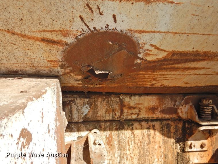 image for item DG1483 1990 International 4900  refuse truck