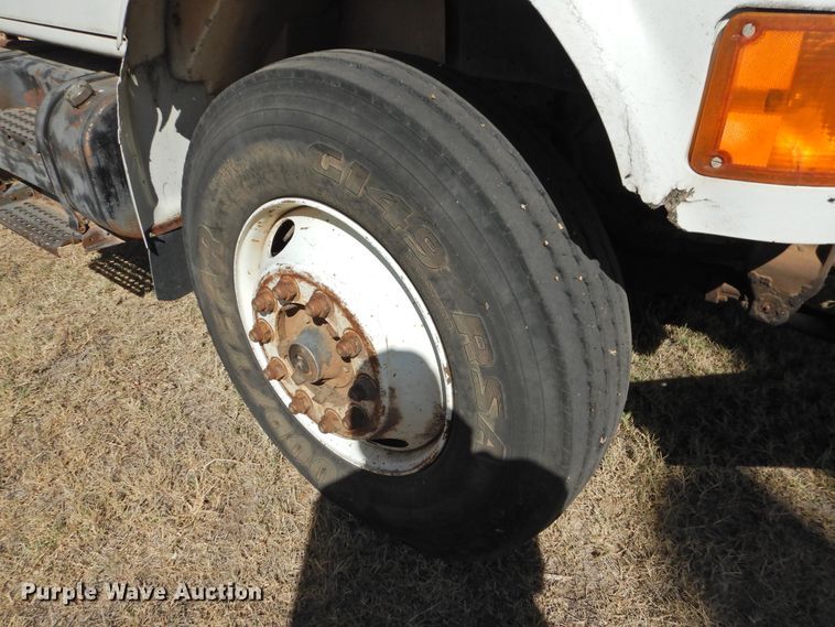 image for item DG1483 1990 International 4900  refuse truck