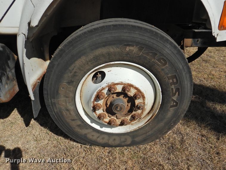 image for item DG1483 1990 International 4900  refuse truck