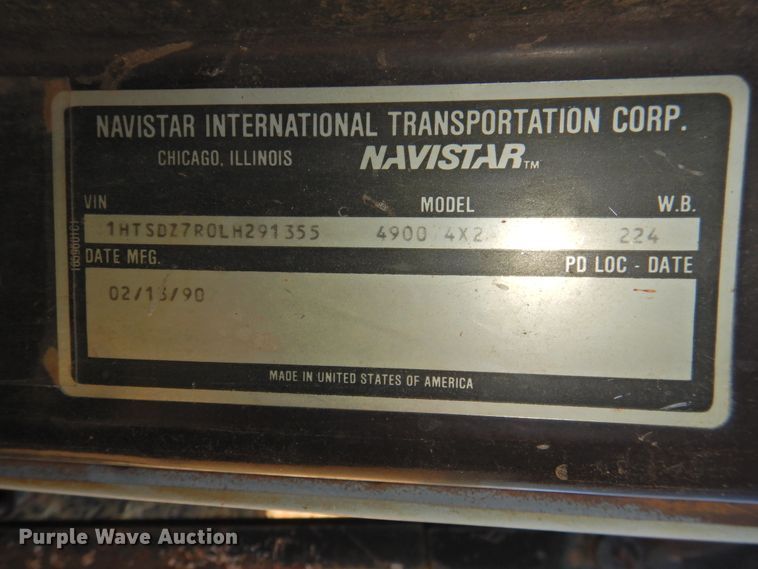 image for item DG1483 1990 International 4900  refuse truck