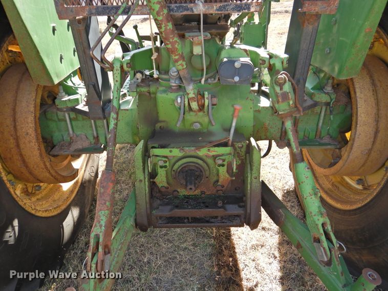 image for item DG1484 1988 John Deere 2355  tractor