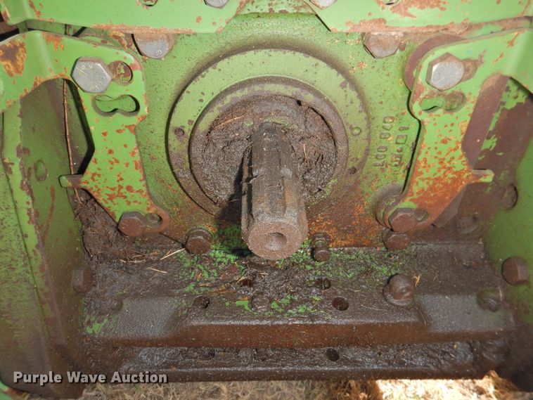 image for item DG1484 1988 John Deere 2355  tractor