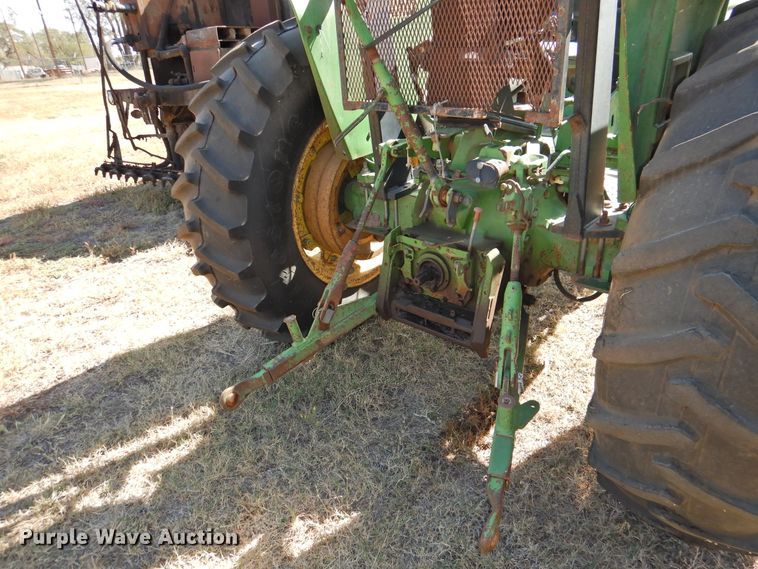 image for item DG1484 1988 John Deere 2355  tractor