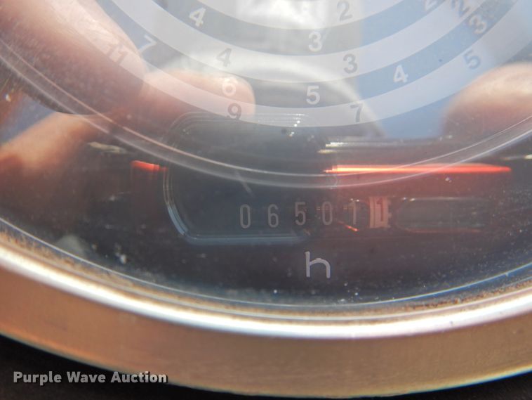 image for item DG1484 1988 John Deere 2355  tractor