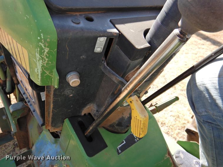 image for item DG1484 1988 John Deere 2355  tractor