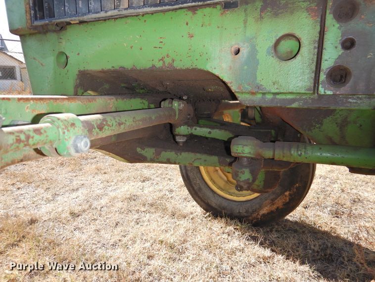 image for item DG1484 1988 John Deere 2355  tractor