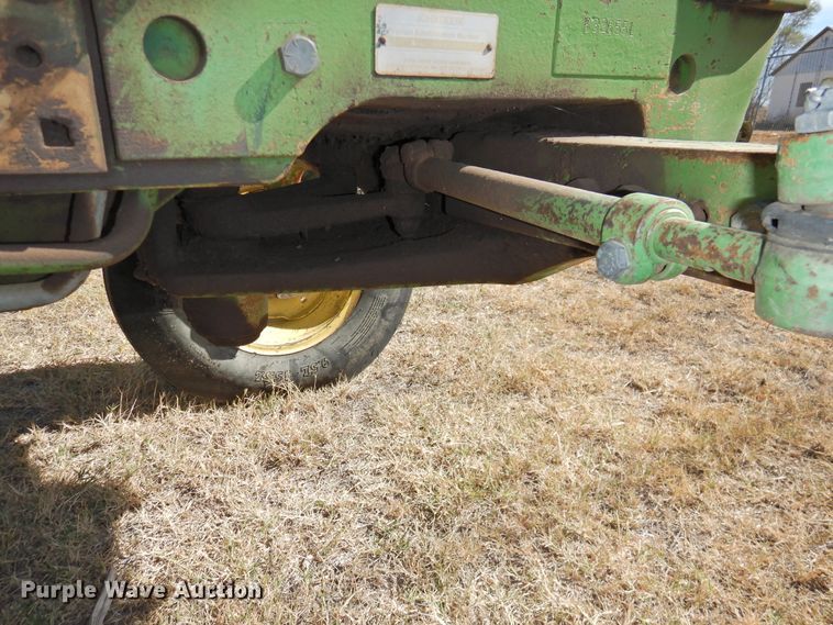 image for item DG1484 1988 John Deere 2355  tractor