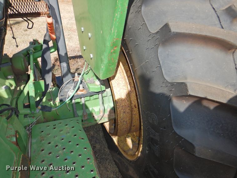 image for item DG1484 1988 John Deere 2355  tractor