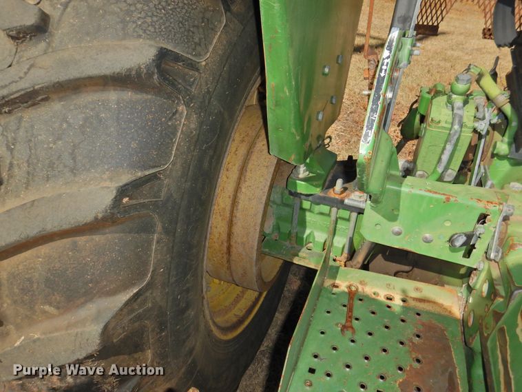 image for item DG1484 1988 John Deere 2355  tractor