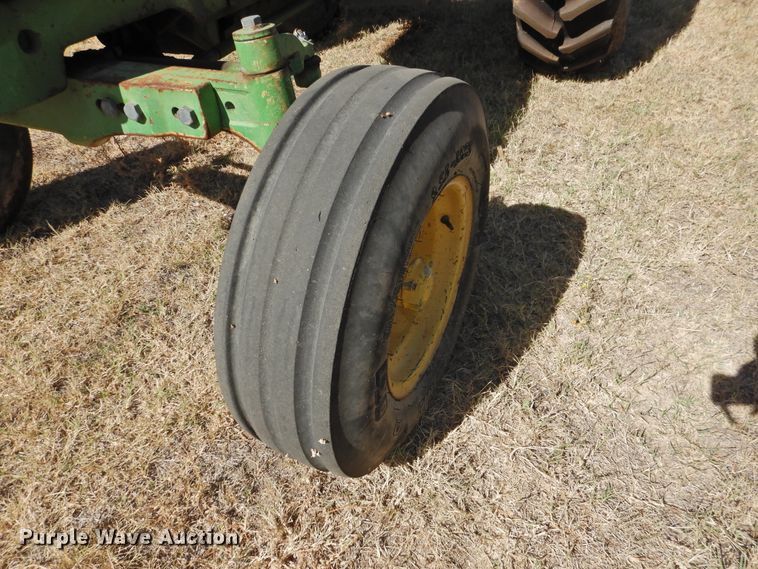 image for item DG1484 1988 John Deere 2355  tractor