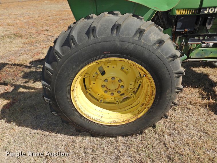 image for item DG1484 1988 John Deere 2355  tractor