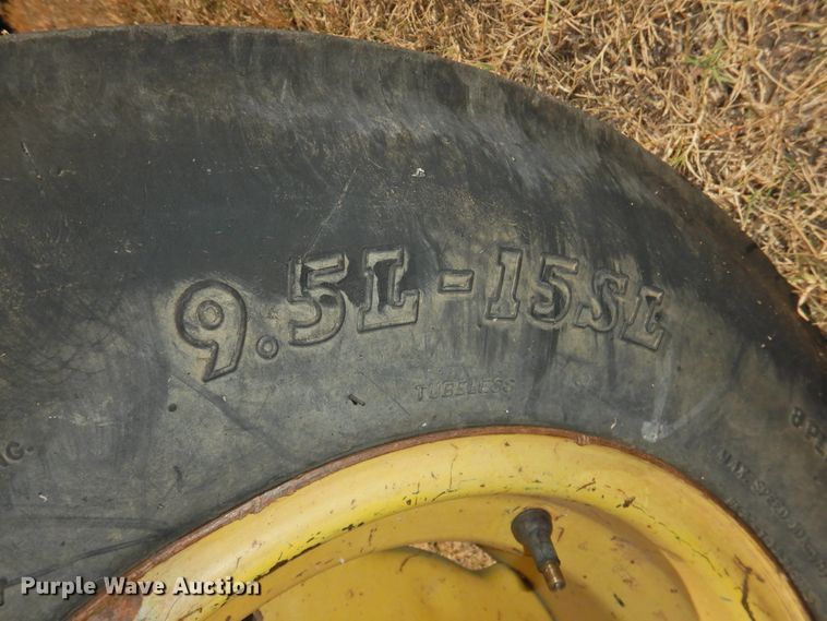 image for item DG1484 1988 John Deere 2355  tractor