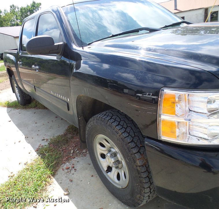 image for item DG2092 2009 Chevrolet Silverado 1500  Crew Cab pickup truck