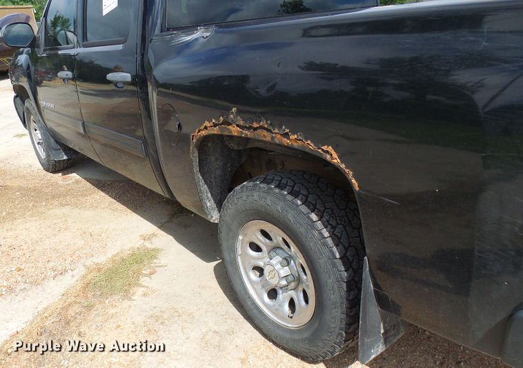 image for item DG2092 2009 Chevrolet Silverado 1500  Crew Cab pickup truck