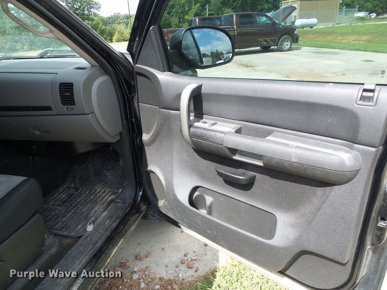 image for item DG2092 2009 Chevrolet Silverado 1500  Crew Cab pickup truck