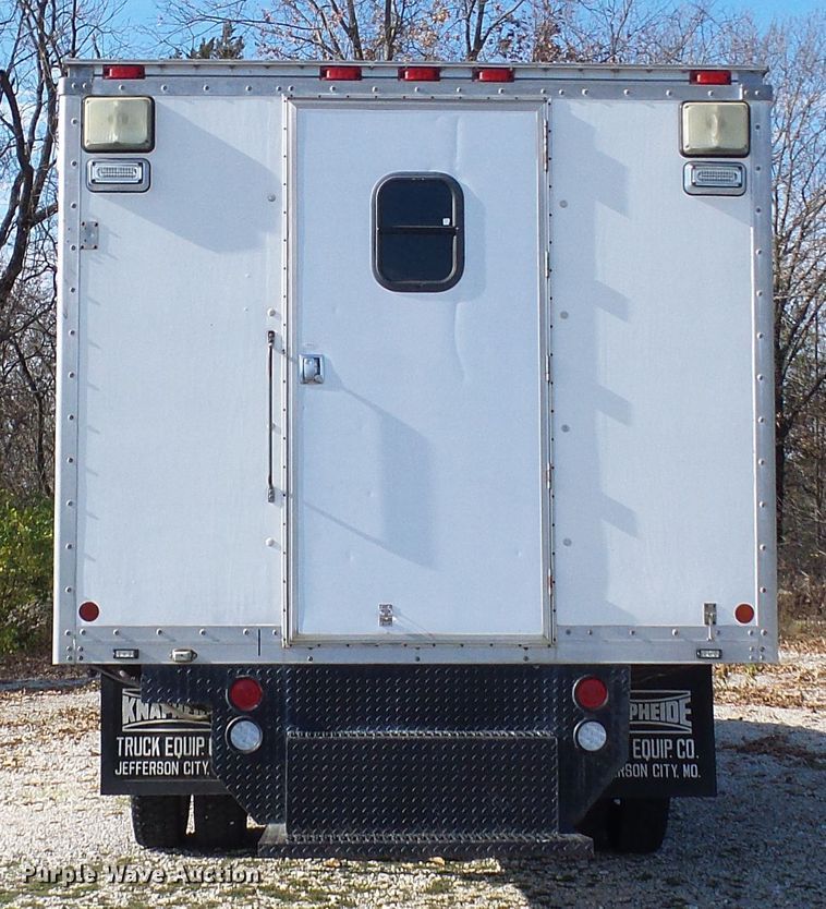 image for item DG2124 1999 Ford F450 Super Duty  command center truck