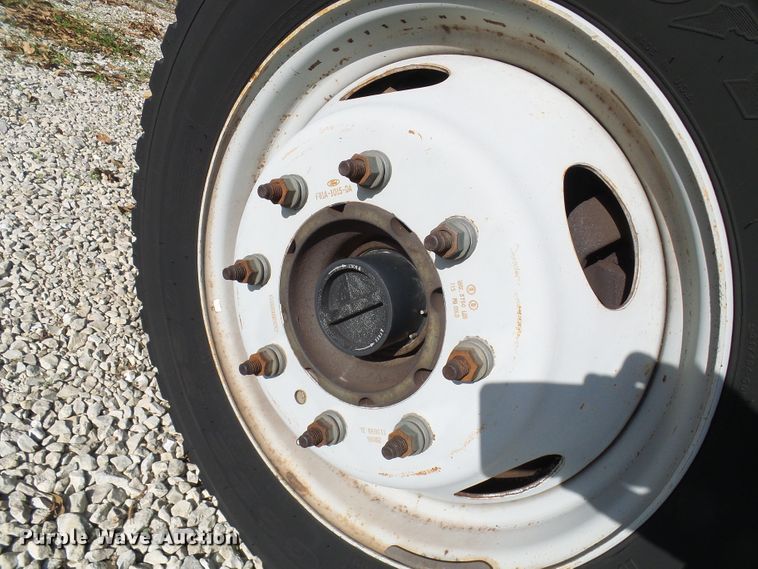 image for item DG2124 1999 Ford F450 Super Duty  command center truck