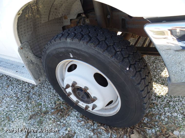 image for item DG2124 1999 Ford F450 Super Duty  command center truck