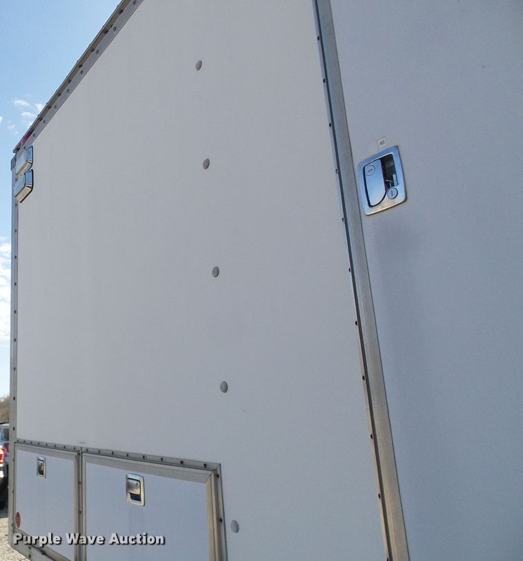 image for item DG2124 1999 Ford F450 Super Duty  command center truck