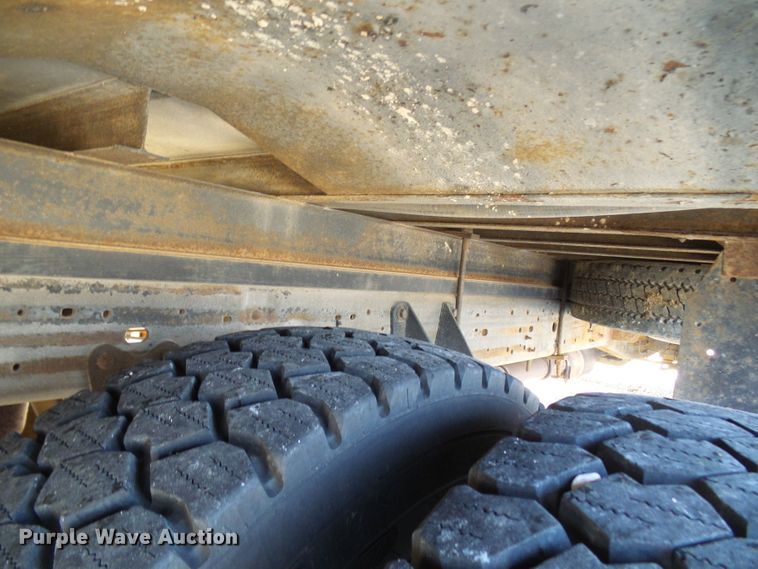 image for item DG2124 1999 Ford F450 Super Duty  command center truck