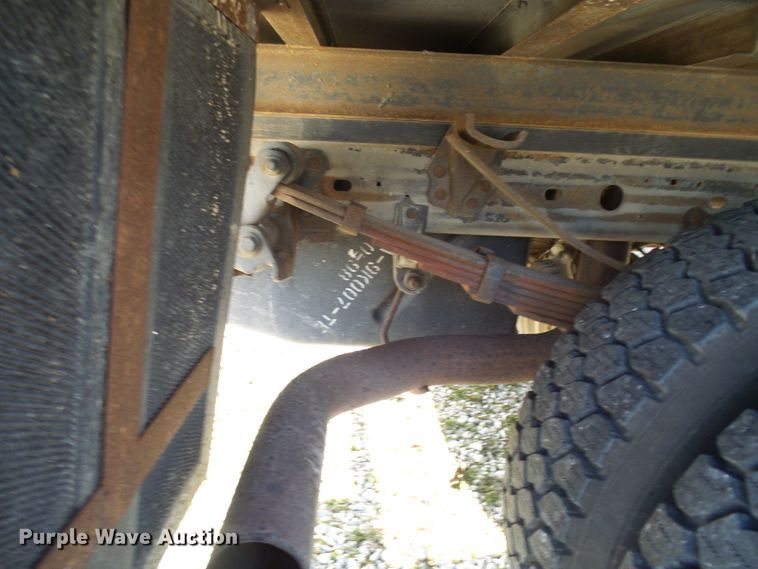 image for item DG2124 1999 Ford F450 Super Duty  command center truck